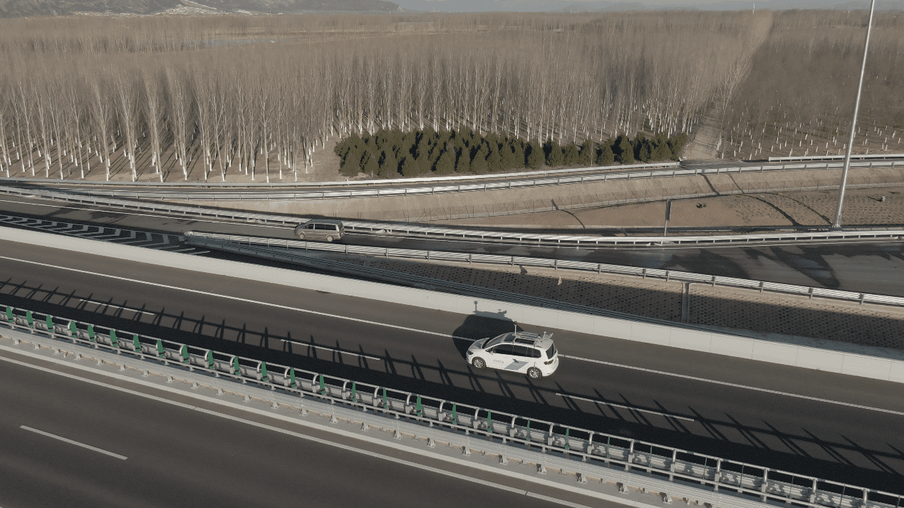 royal皇家88(中国)助力高速公路无人驾驶队列测试
